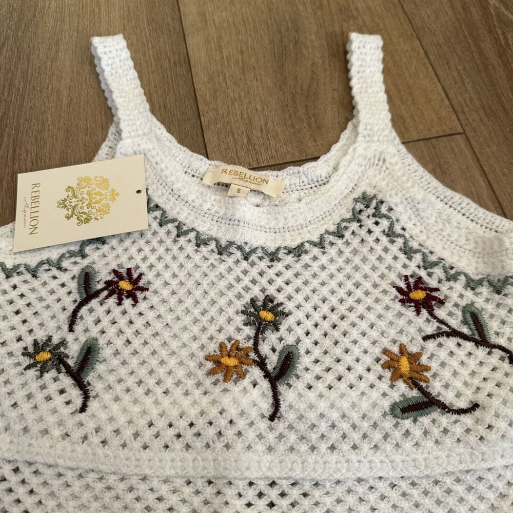 Rebellion‎ Junior's Open Knit Floral White Crop Tank Top Size Small NEW - Picture 2 of 8